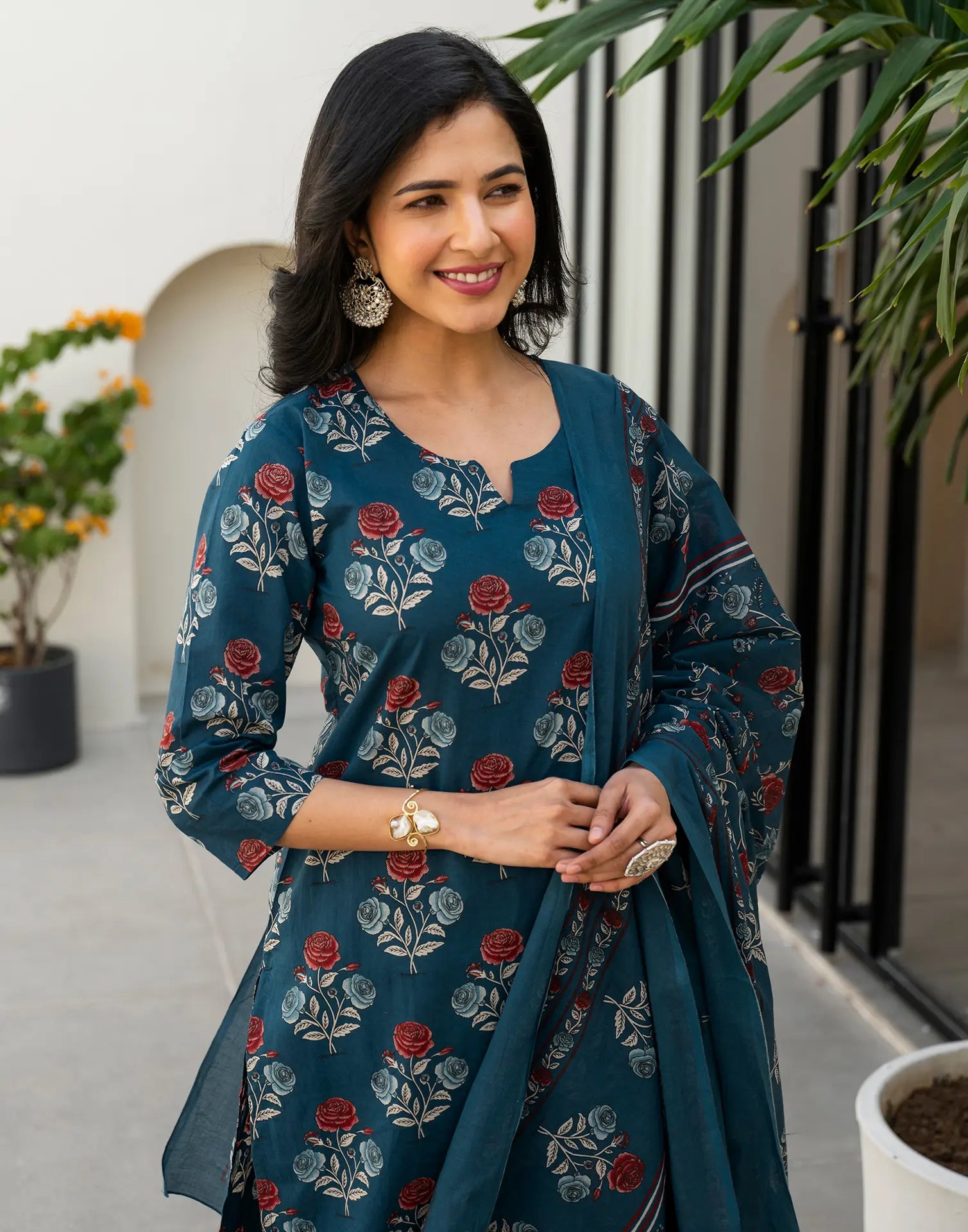 Skylee Cotton Floral Print Straight 3 Piece Kurta Set For Woman