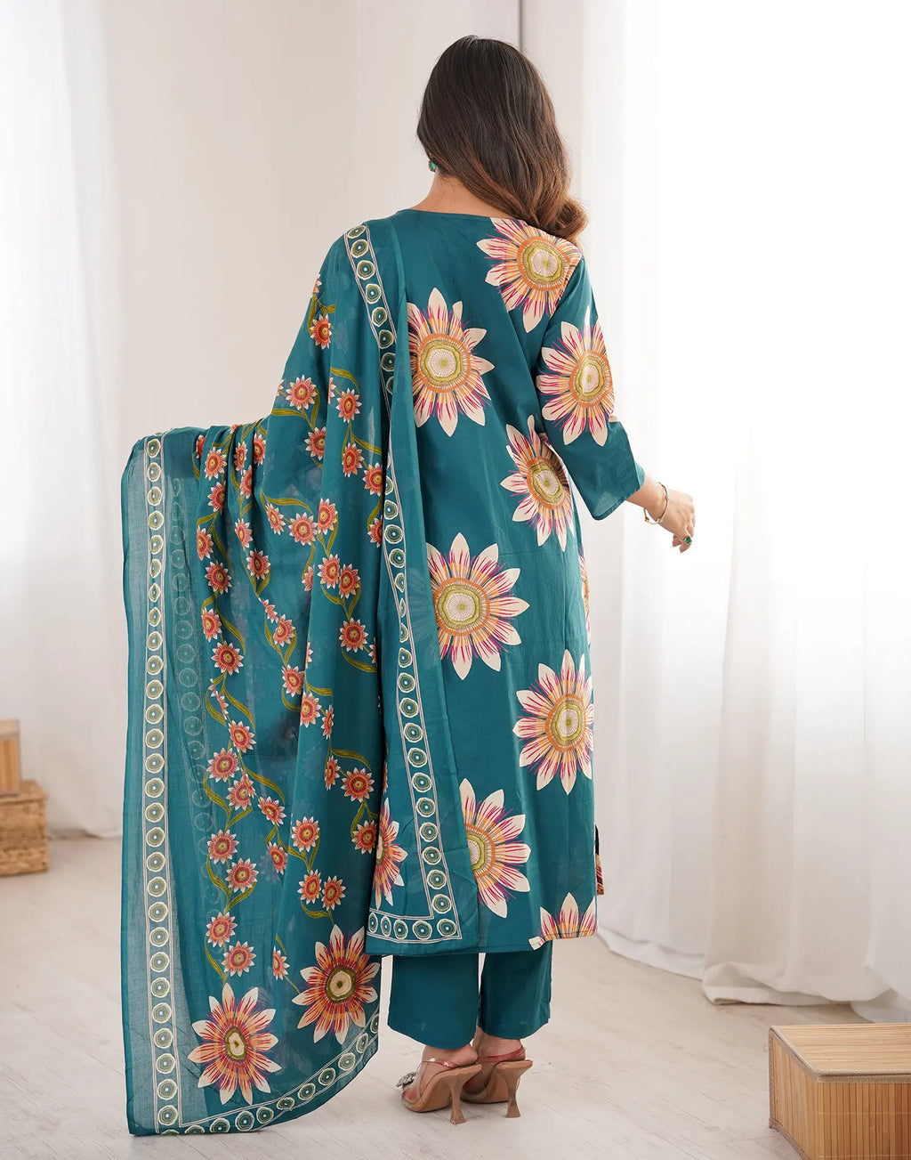 Skylee Cotton Floral Print Straight 3 Piece Kurta Set For Woman