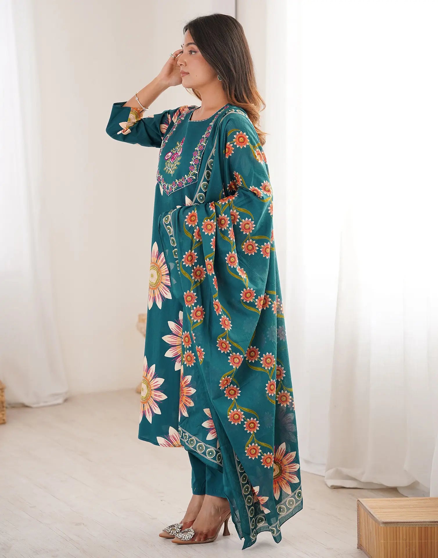 Skylee Cotton Floral Print Straight 3 Piece Kurta Set For Woman