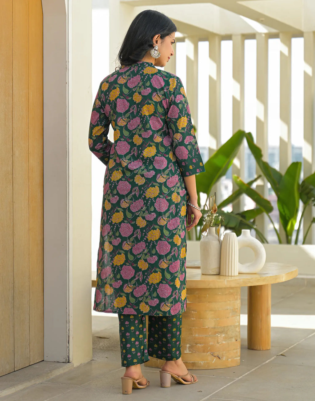 Skylee Cotton Floral Print Straight 3 Piece Kurta Set For Woman