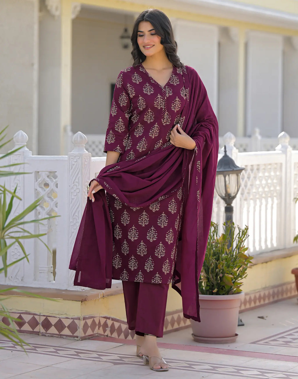 Skylee Viscose Printed Straight 3 Piece Kurta Set For Woman