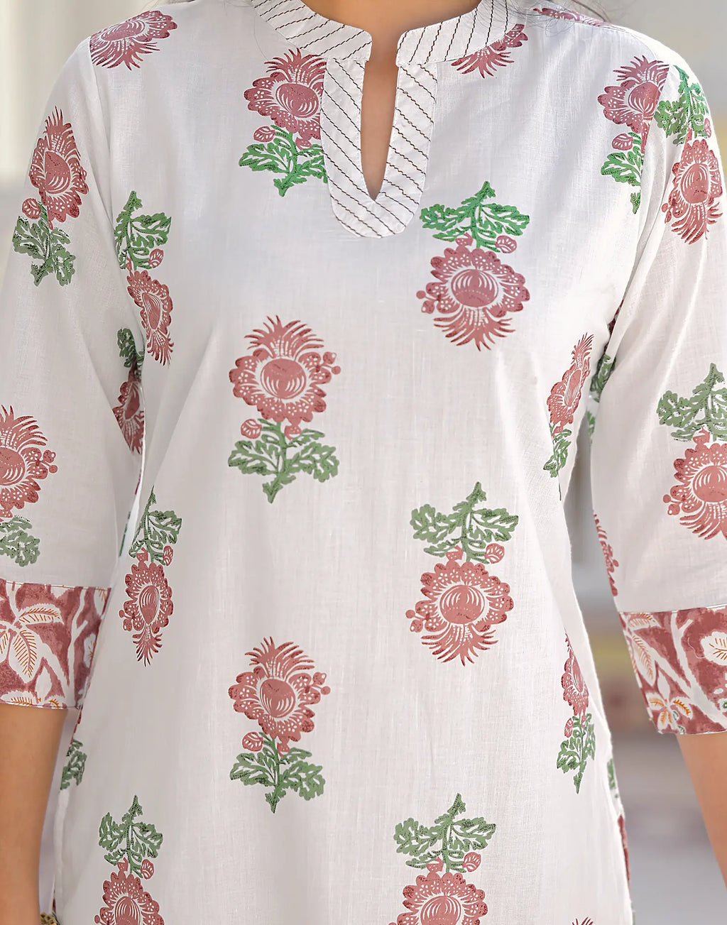 Skylee Viscose Printed Straight 3 Piece Kurta Set For Woman