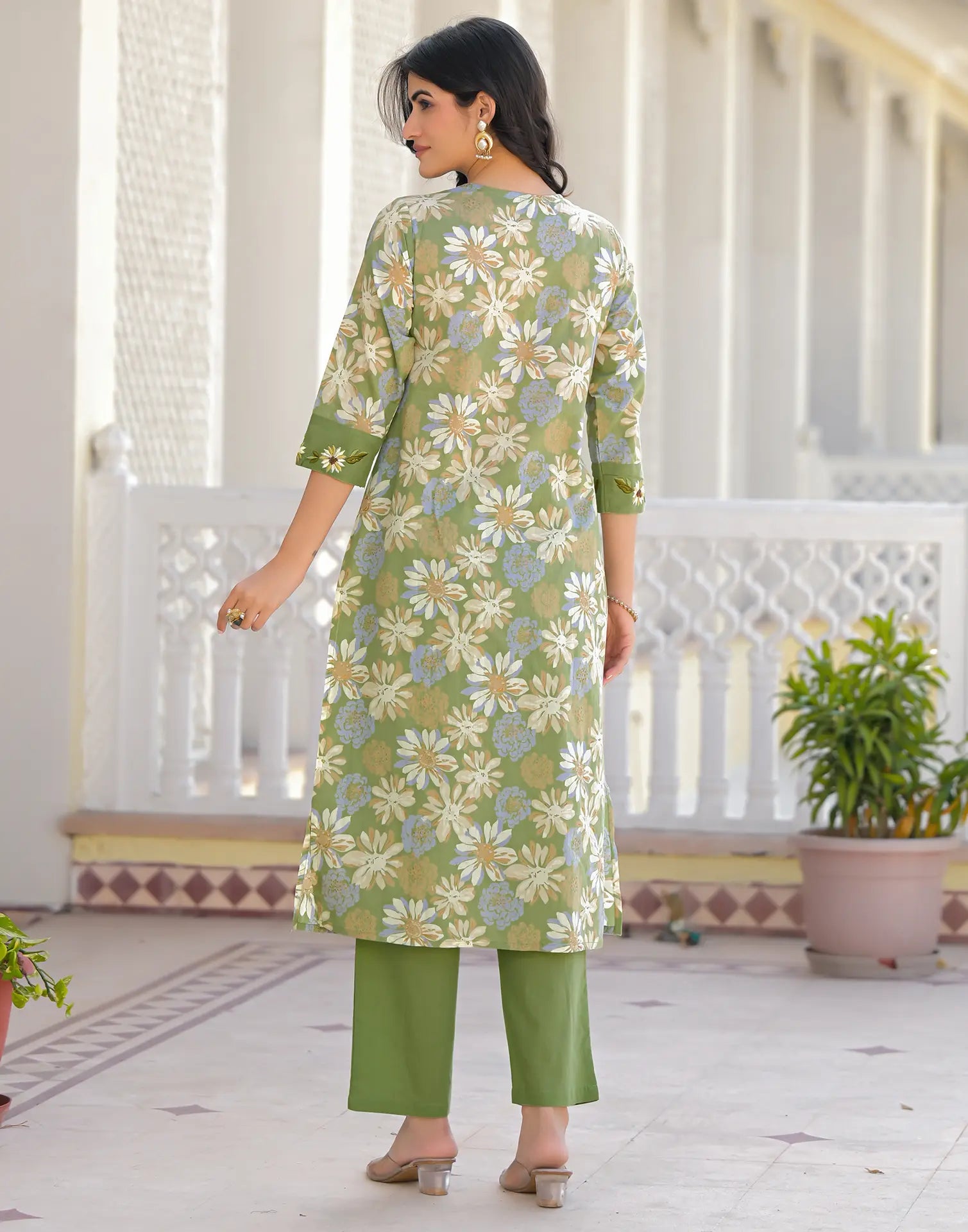 Skylee Cotton Printed Straight 3 Piece Kurta Set For Woman