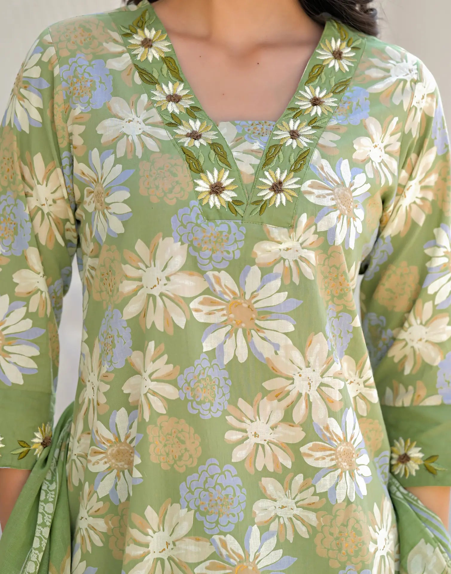 Skylee Cotton Printed Straight 3 Piece Kurta Set For Woman