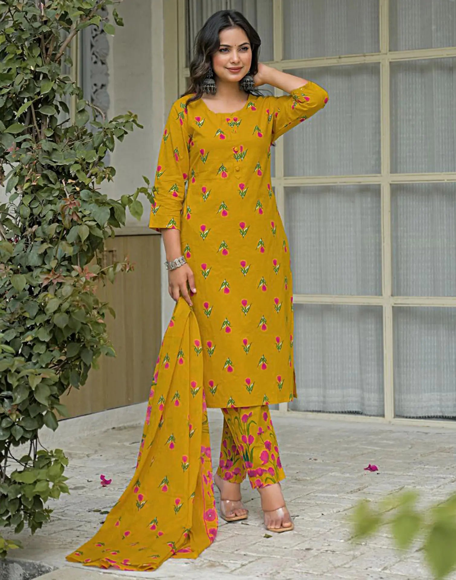 Skylee Cotton Floral Print Straight 3 Piece Kurta Set For Woman