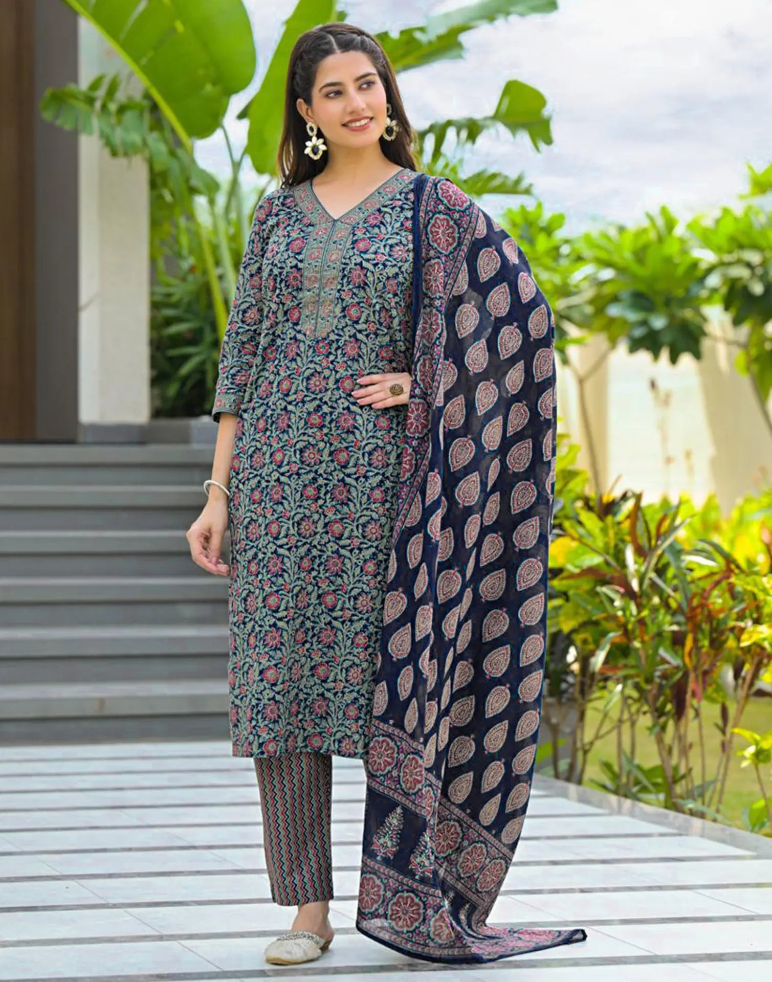 Skylee Cotton Floral Print Straight 3 Piece Kurta Set For Woman