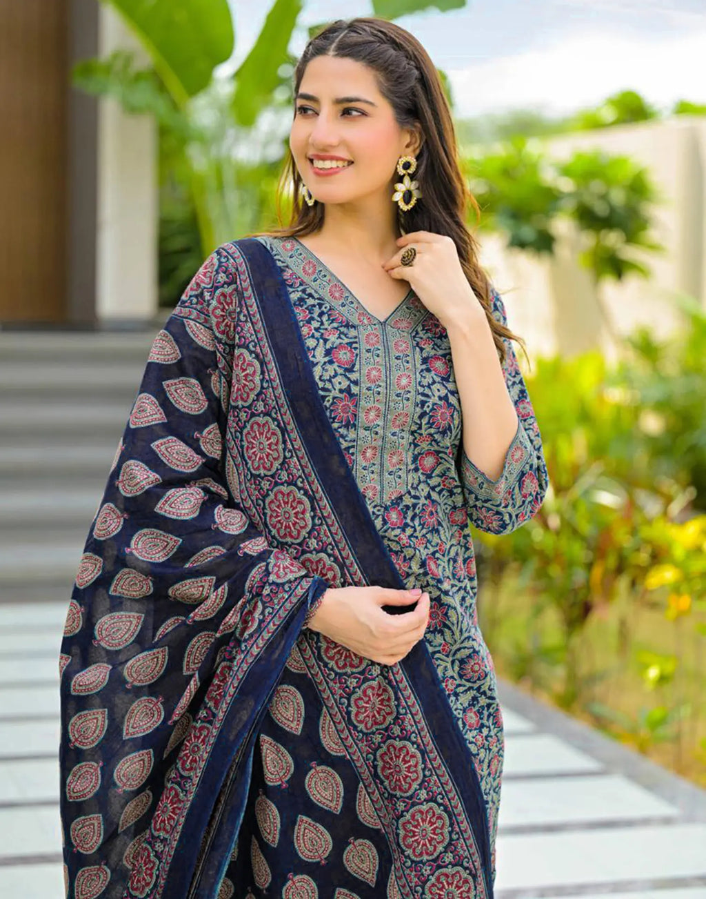 Skylee Cotton Floral Print Straight 3 Piece Kurta Set For Woman