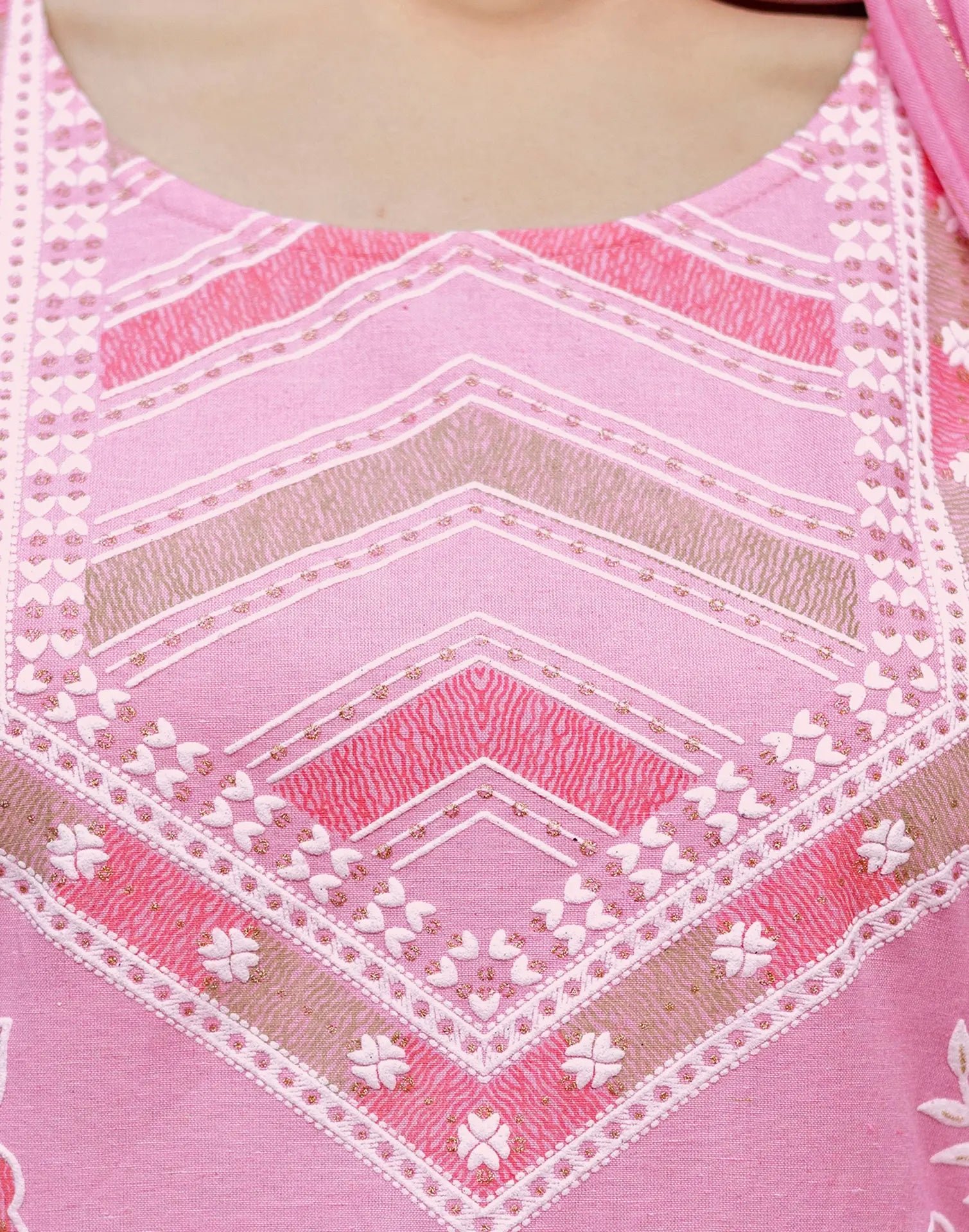 Soft Pink Round Neck Pigment Print Straight 3 Piece Kurta Set with Dupatta
