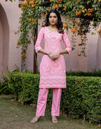 Soft Pink Round Neck Pigment Print Straight 3 Piece Kurta Set with Dupatta
