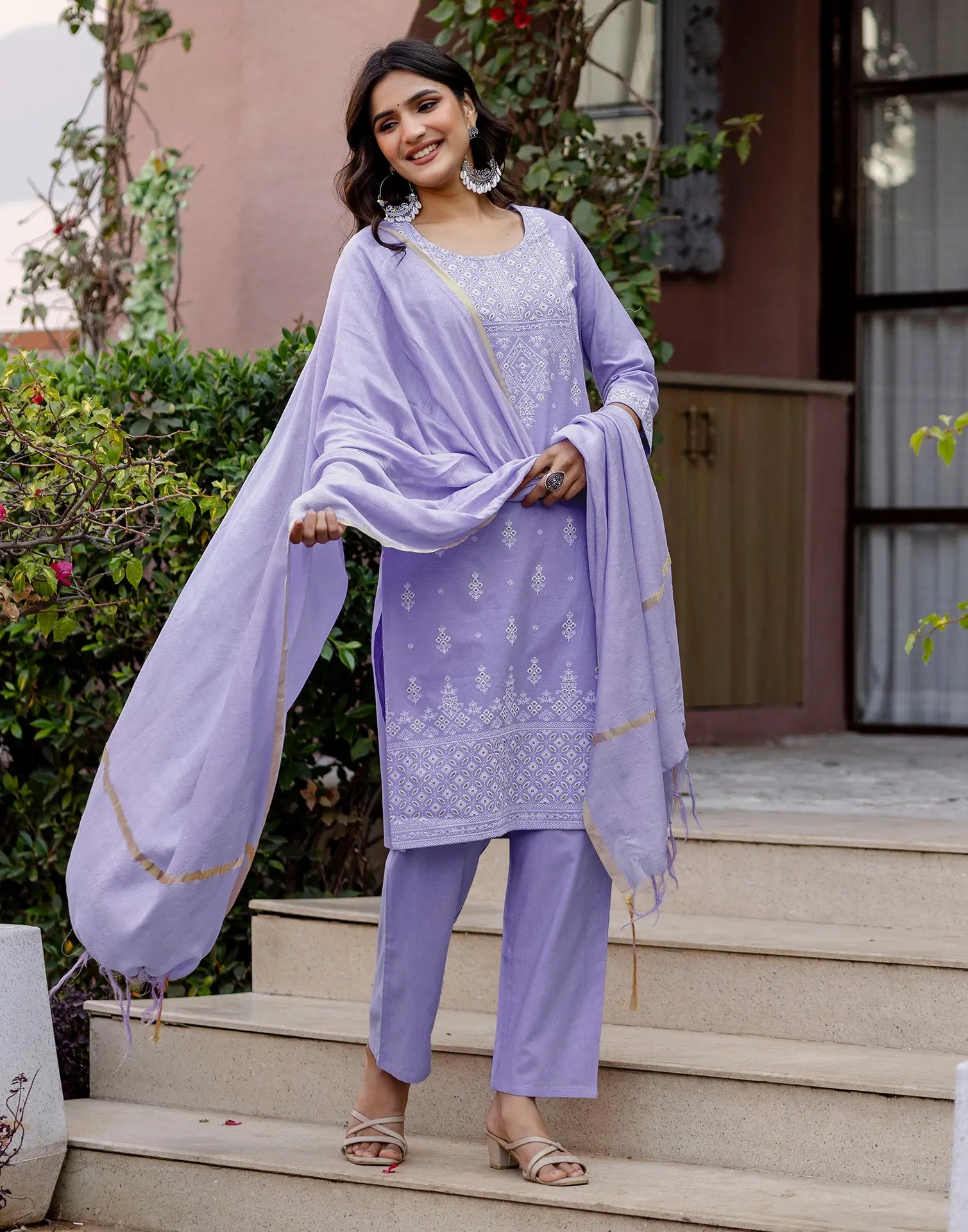 Pastel Purple Round Neck Pigment Print Straight 3 Piece Kurta Set with Dupatta