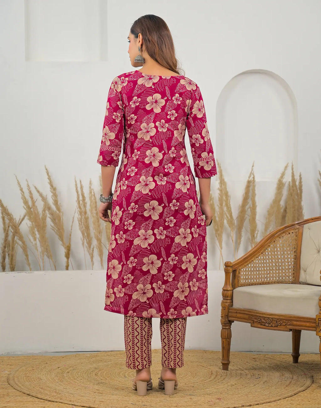 Skylee Cotton Floral Print Straight 3 Piece Kurta Set For Woman