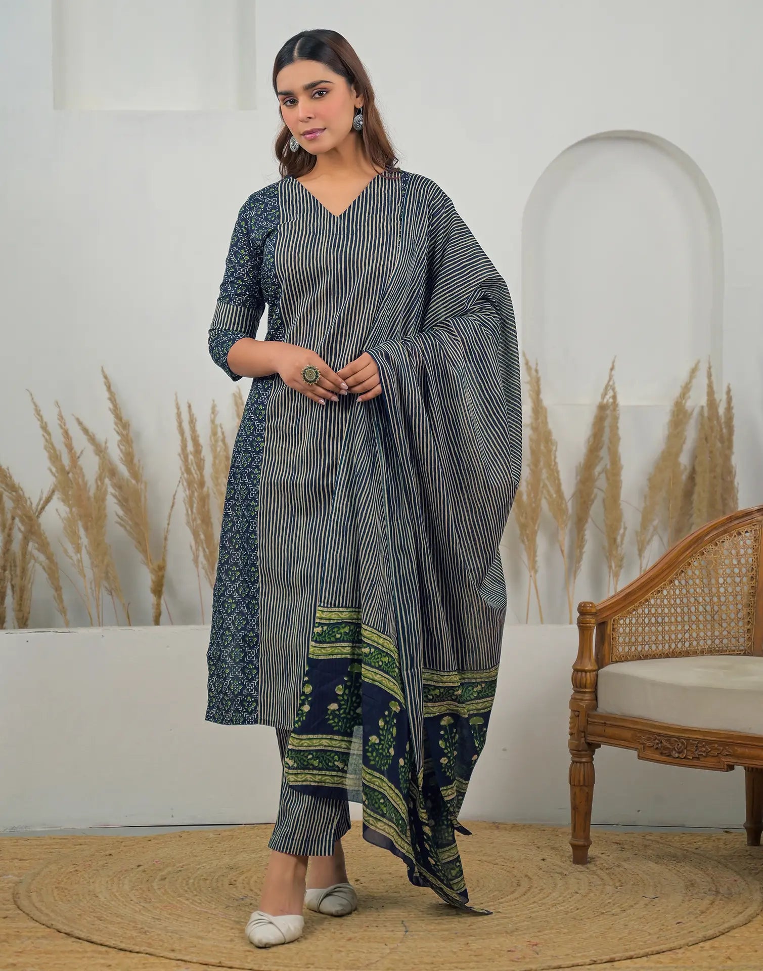 Skylee Cotton Printed Straight 3 Piece Kurta Set For Woman