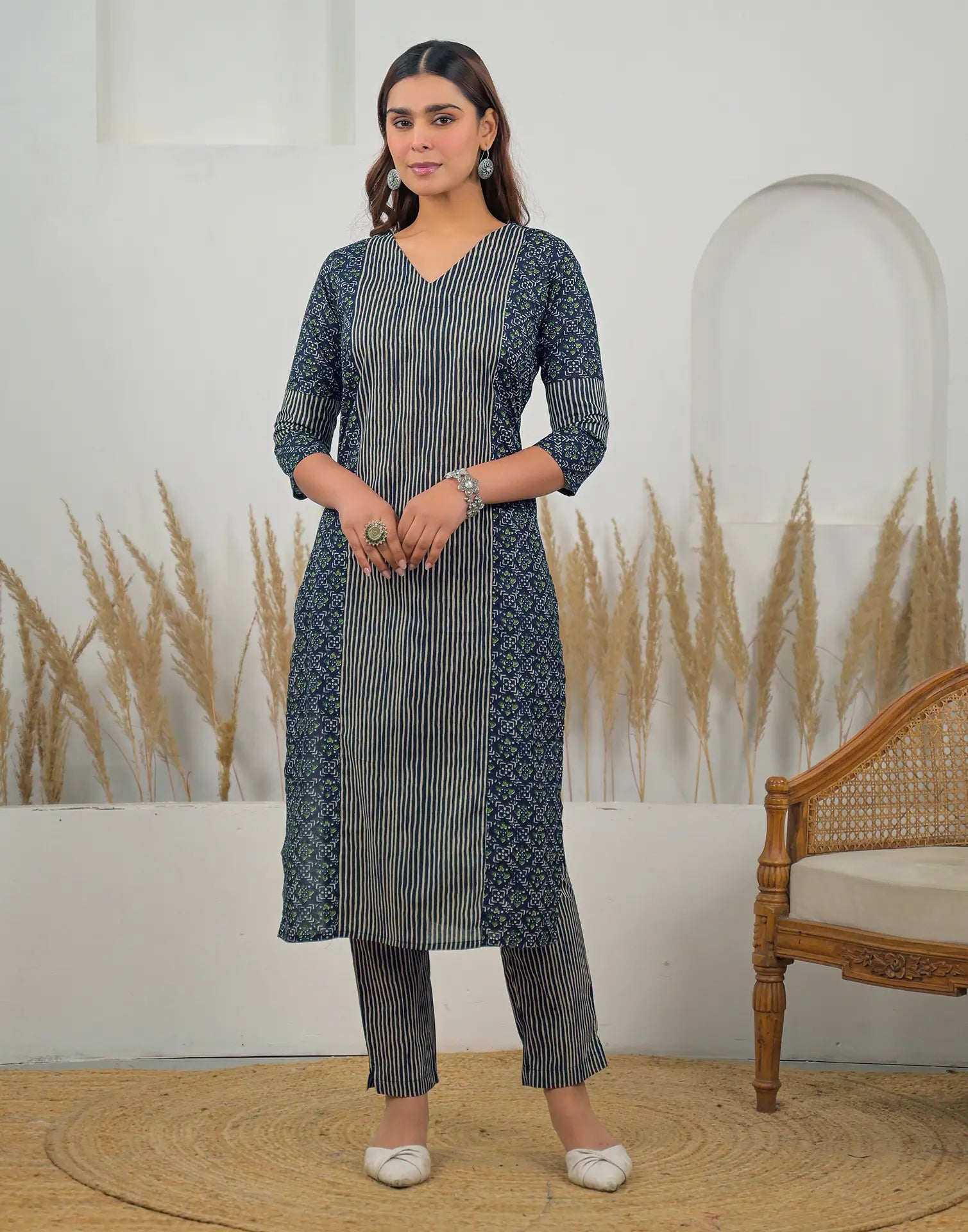 Skylee Cotton Printed Straight 3 Piece Kurta Set For Woman