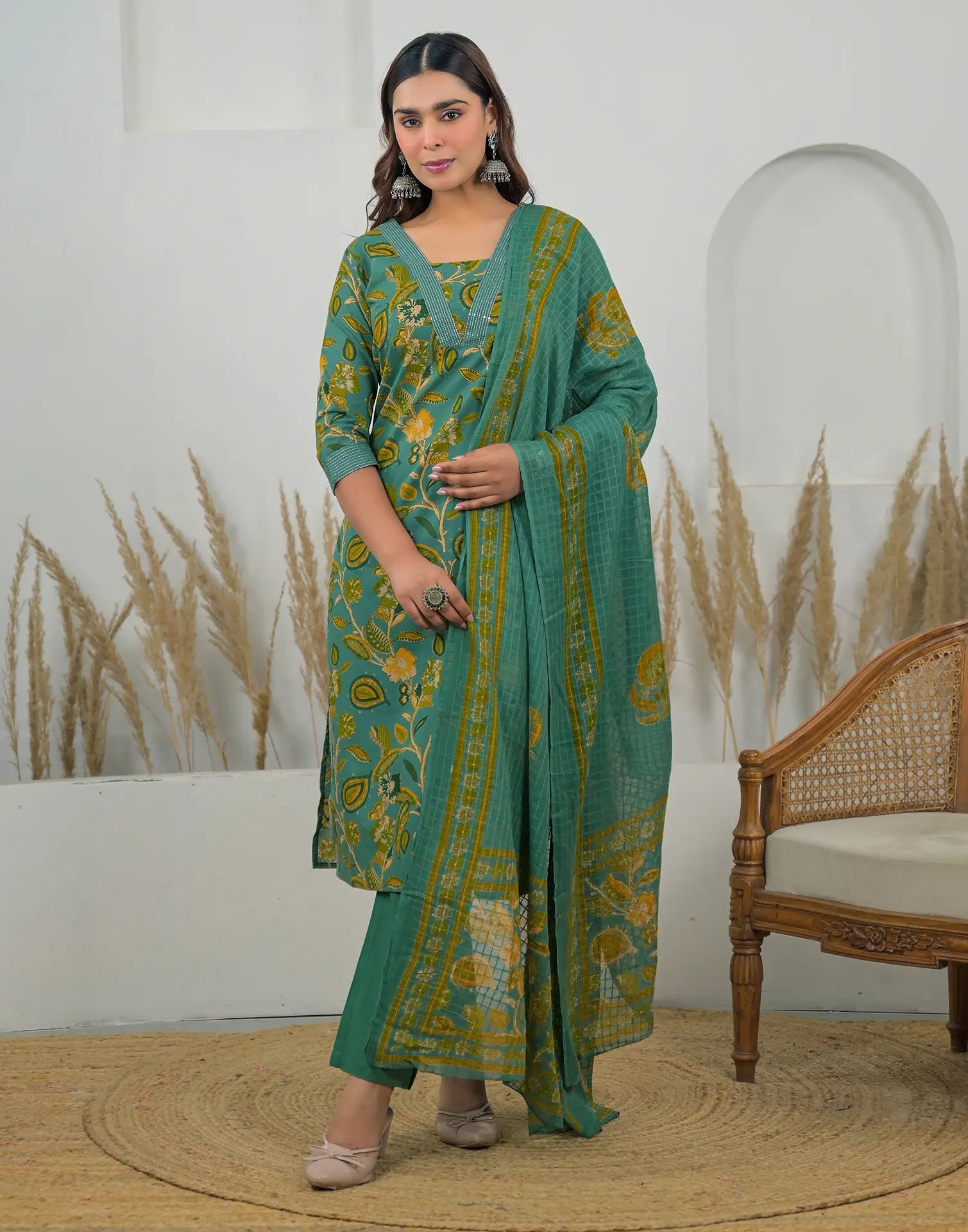Skylee Cotton Floral Print Straight 3 Piece Kurta Set For Woman