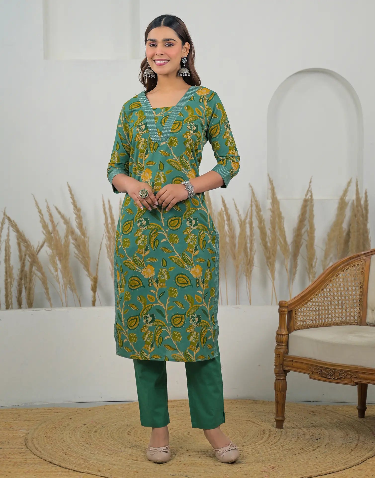Skylee Cotton Floral Print Straight 3 Piece Kurta Set For Woman