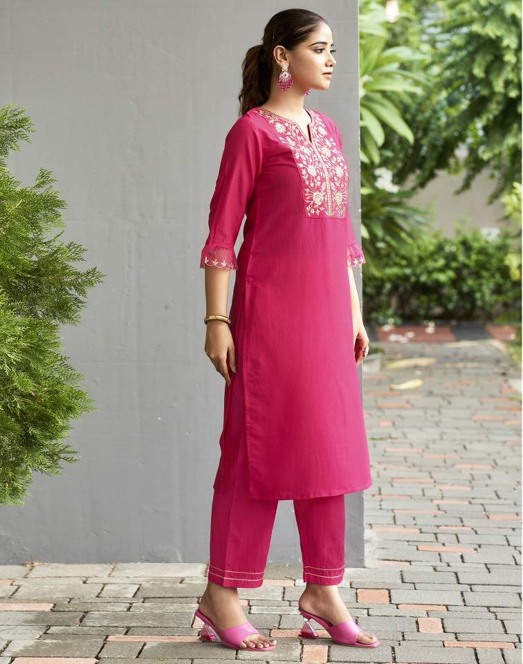 Dark Hot Pink Silk Plain V Neck 3/4 Sleeve Straight Kurta Set With Pant & Dupatta