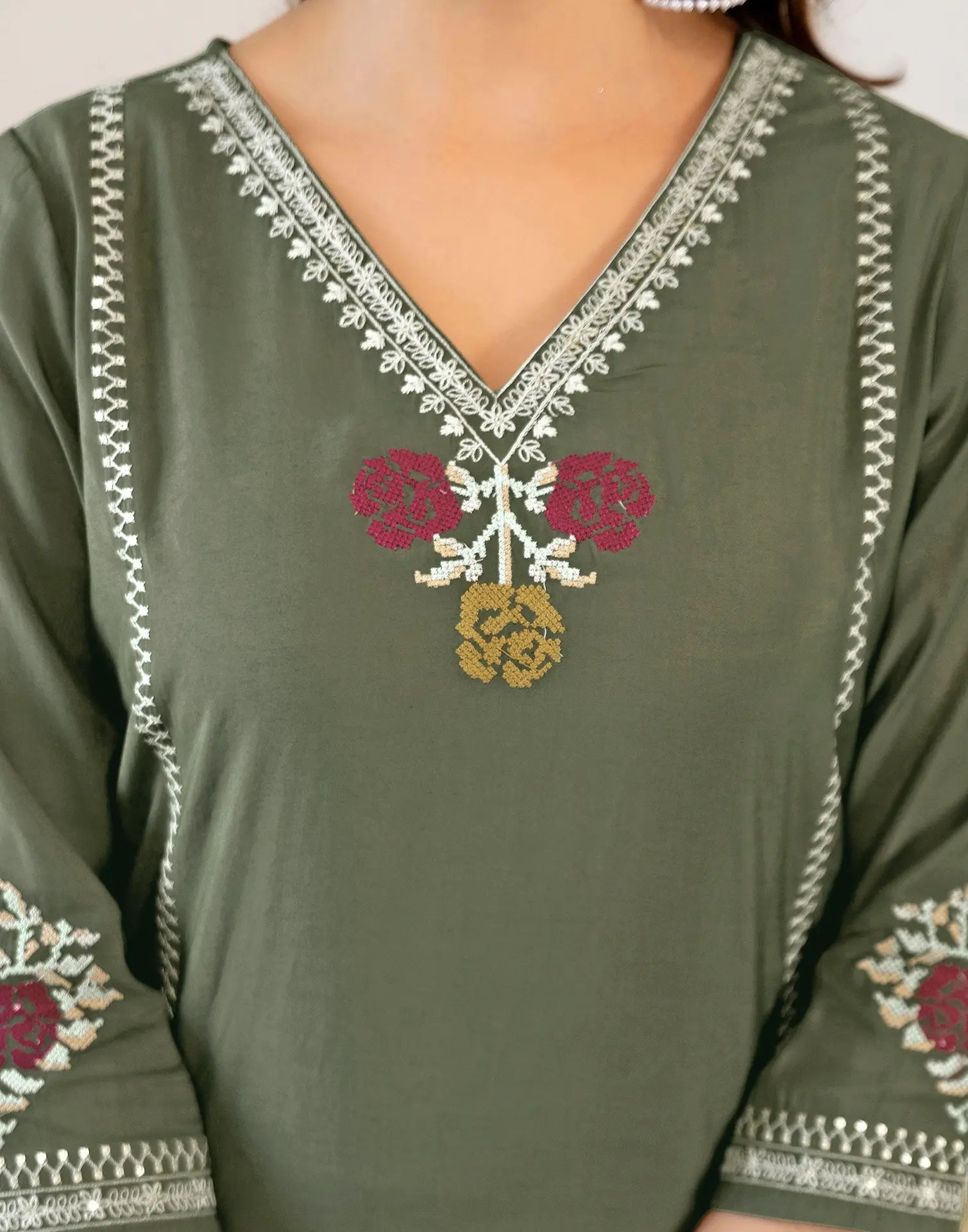 Skylee Silk Blend Embroidered Straight 3 Piece Kurta Set For Woman