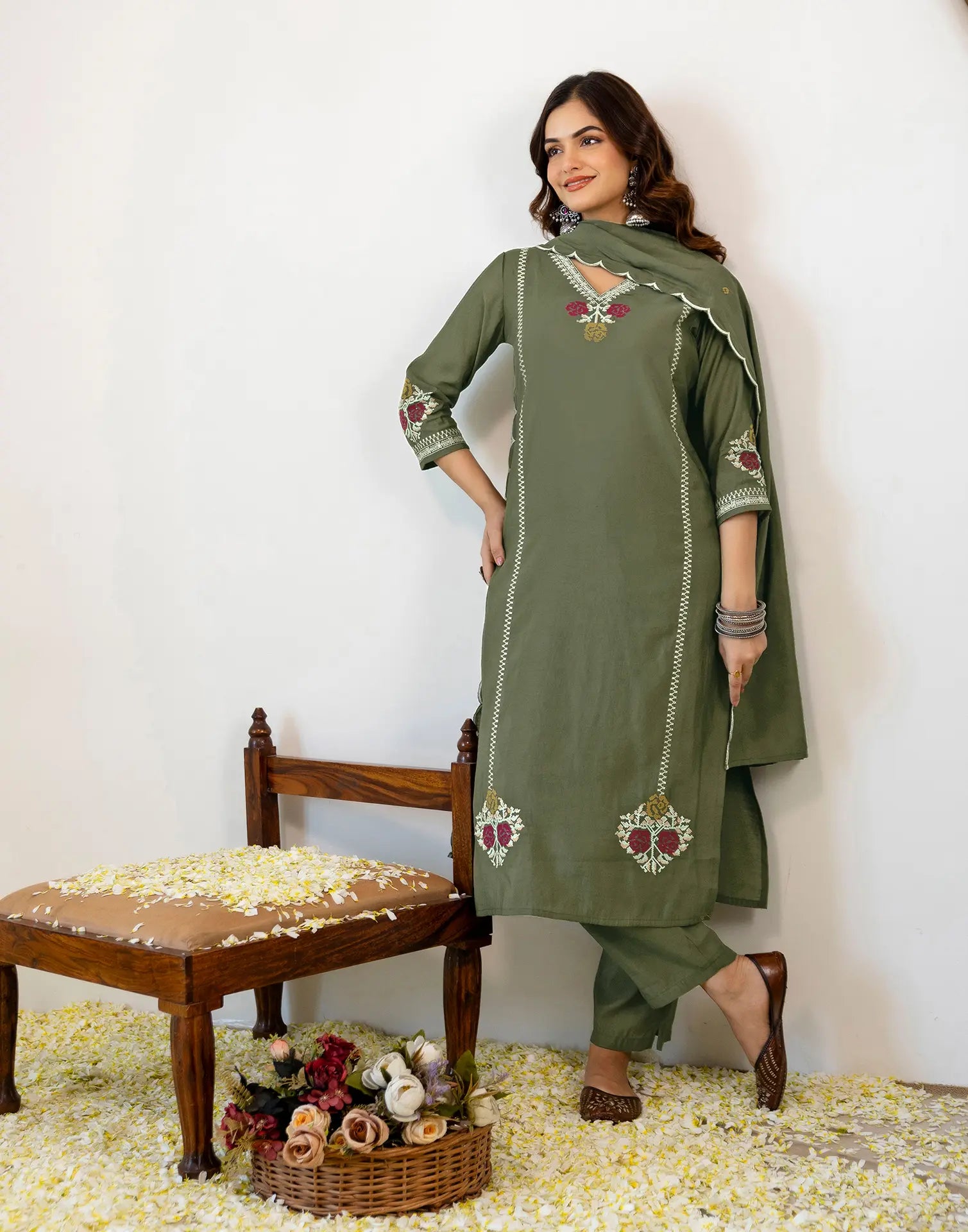 Skylee Silk Blend Embroidered Straight 3 Piece Kurta Set For Woman