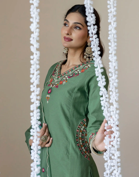Sage Green V-Neck Floral Thread Embroidery Straight 3 Piece Kurta Set With Dupatta