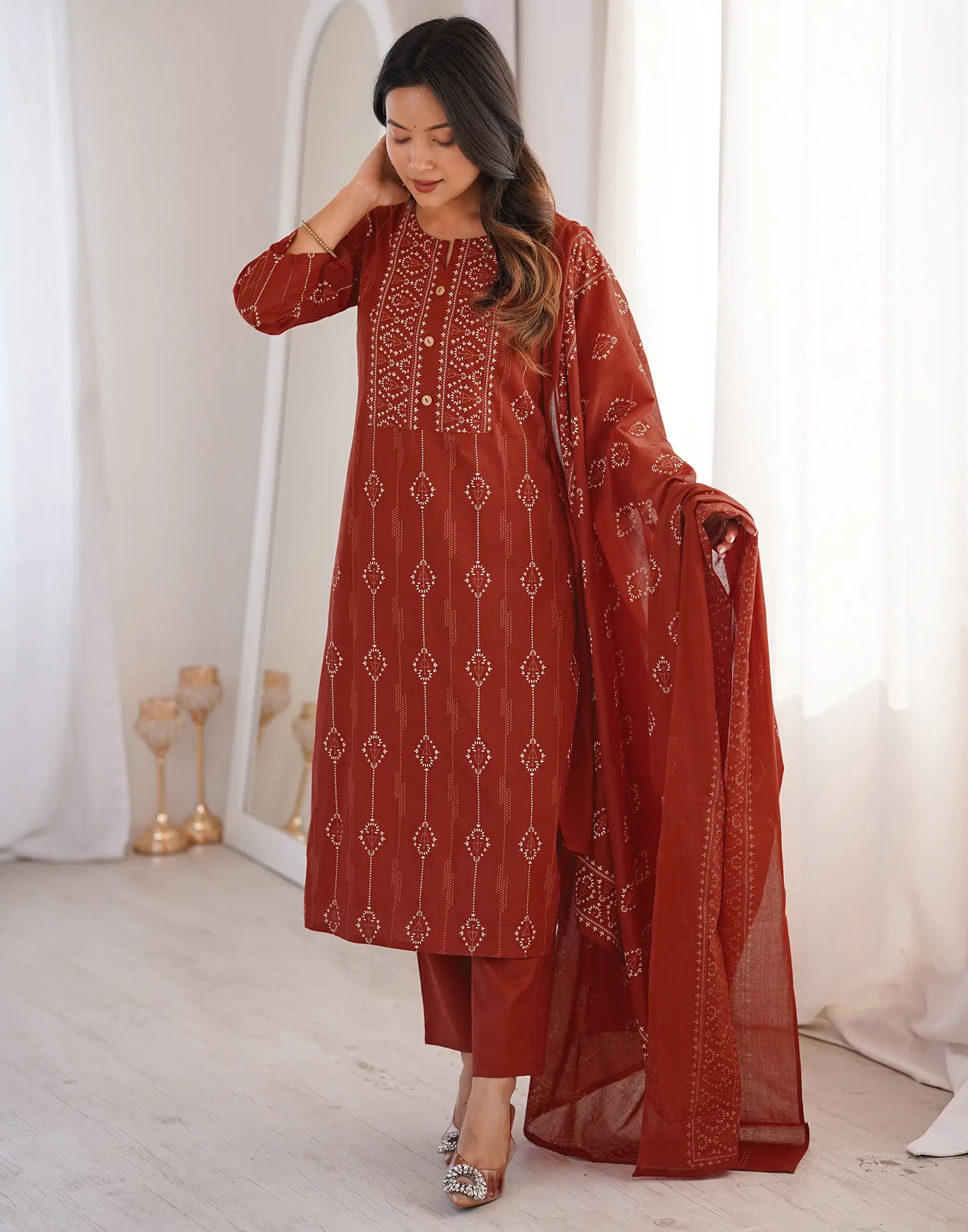 Skylee Viscose Printed Straight 3 Piece Kurta Set For Woman