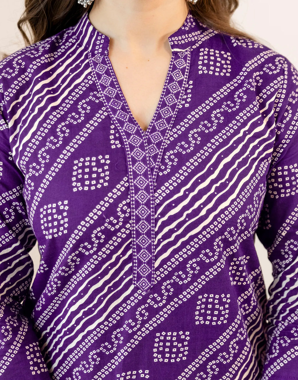 Skylee Viscose Bandhani Straight 3 Piece Kurta Set For Woman