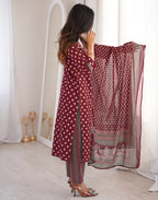 Skylee Viscose Printed Straight 3 Piece Kurta Set For Woman