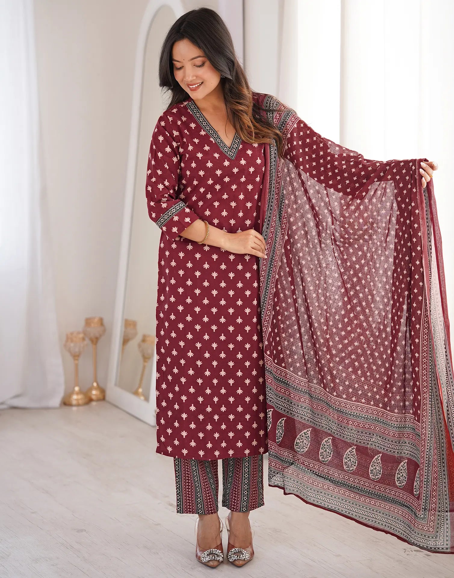 Skylee Viscose Printed Straight 3 Piece Kurta Set For Woman