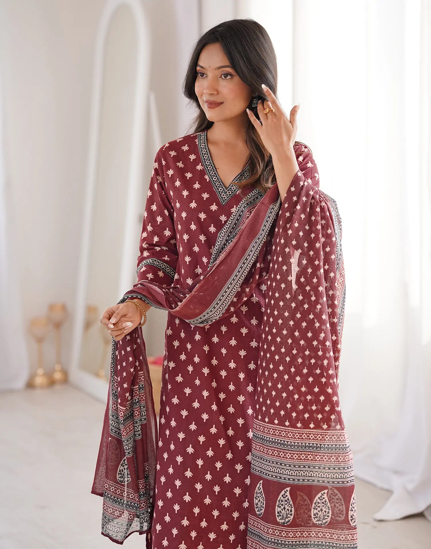 Skylee Viscose Printed Straight 3 Piece Kurta Set For Woman