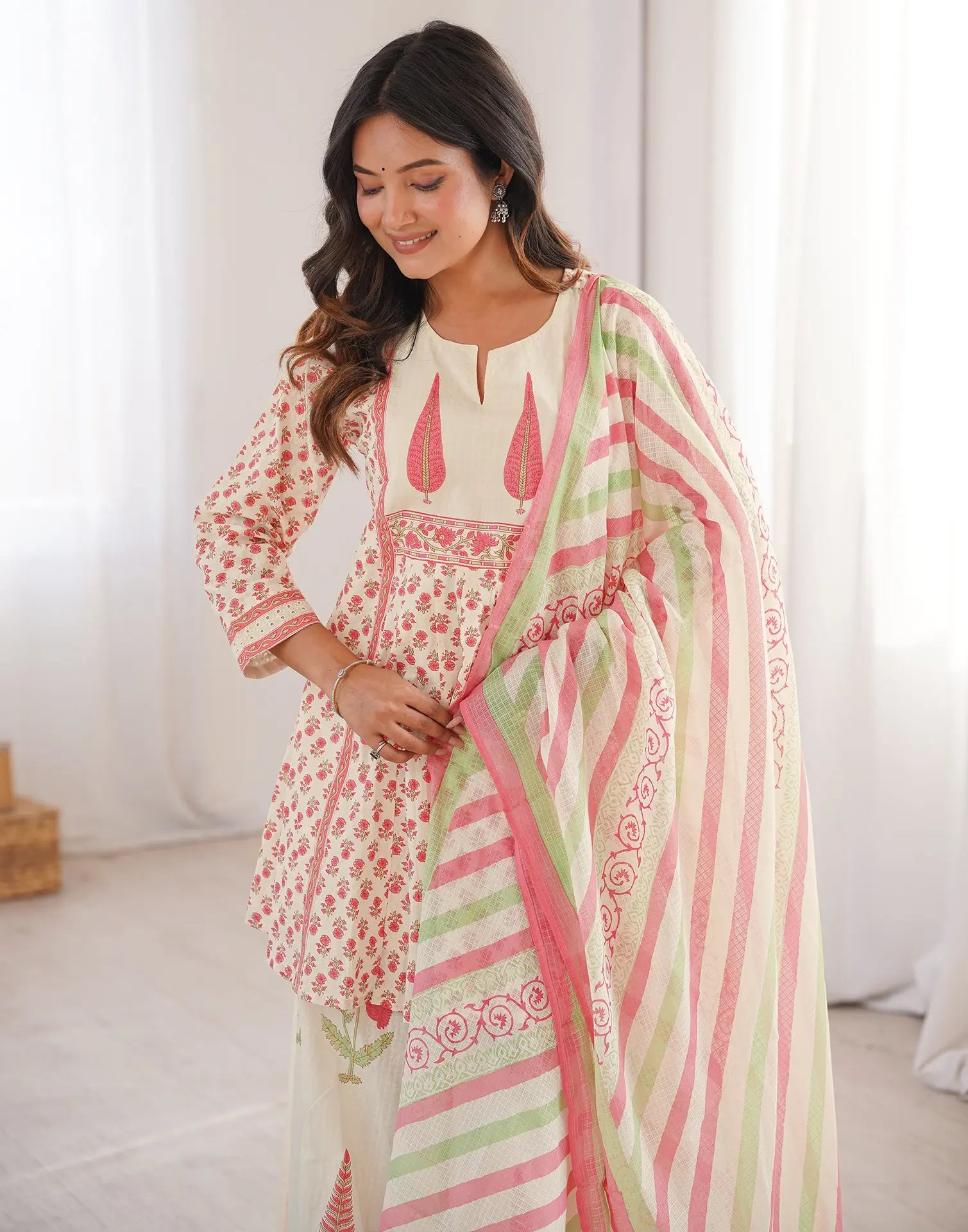 Skylee Cotton Floral Print A-Line 3 Piece Kurta Set For Woman