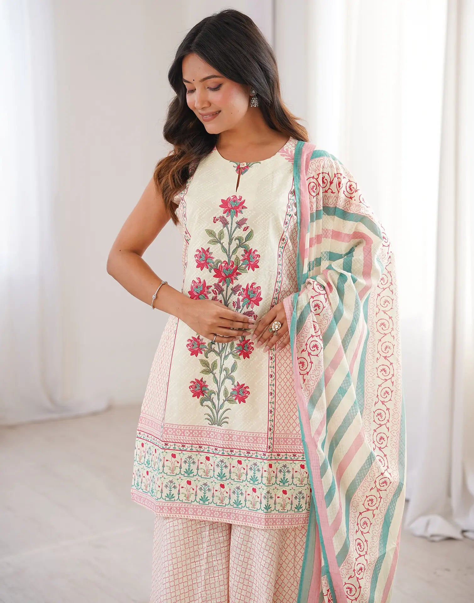 Skylee Cotton Floral Print Straight 3 Piece Kurta Set For Woman