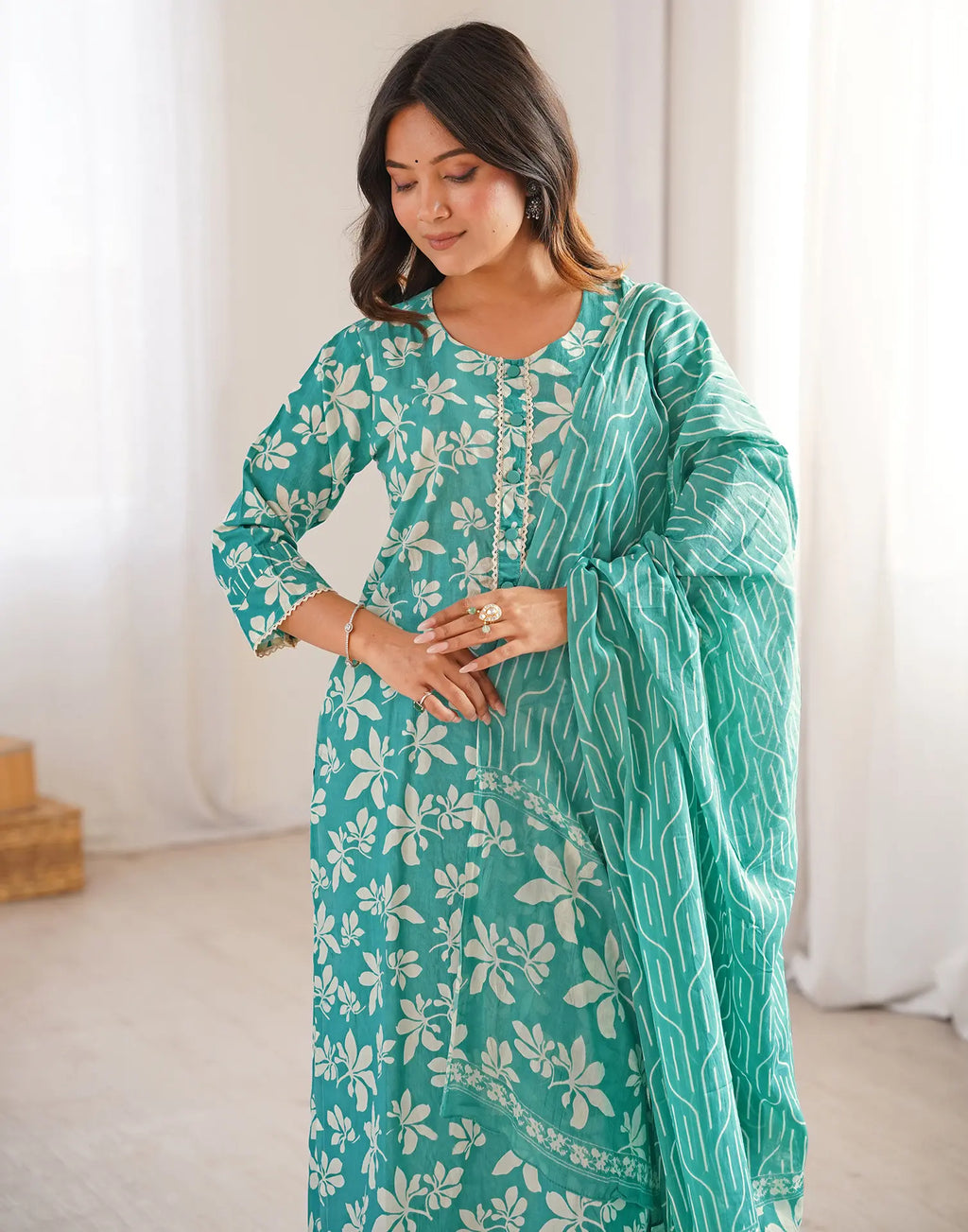 Skylee Cotton Printed Straight 3 Piece Kurta Set For Woman
