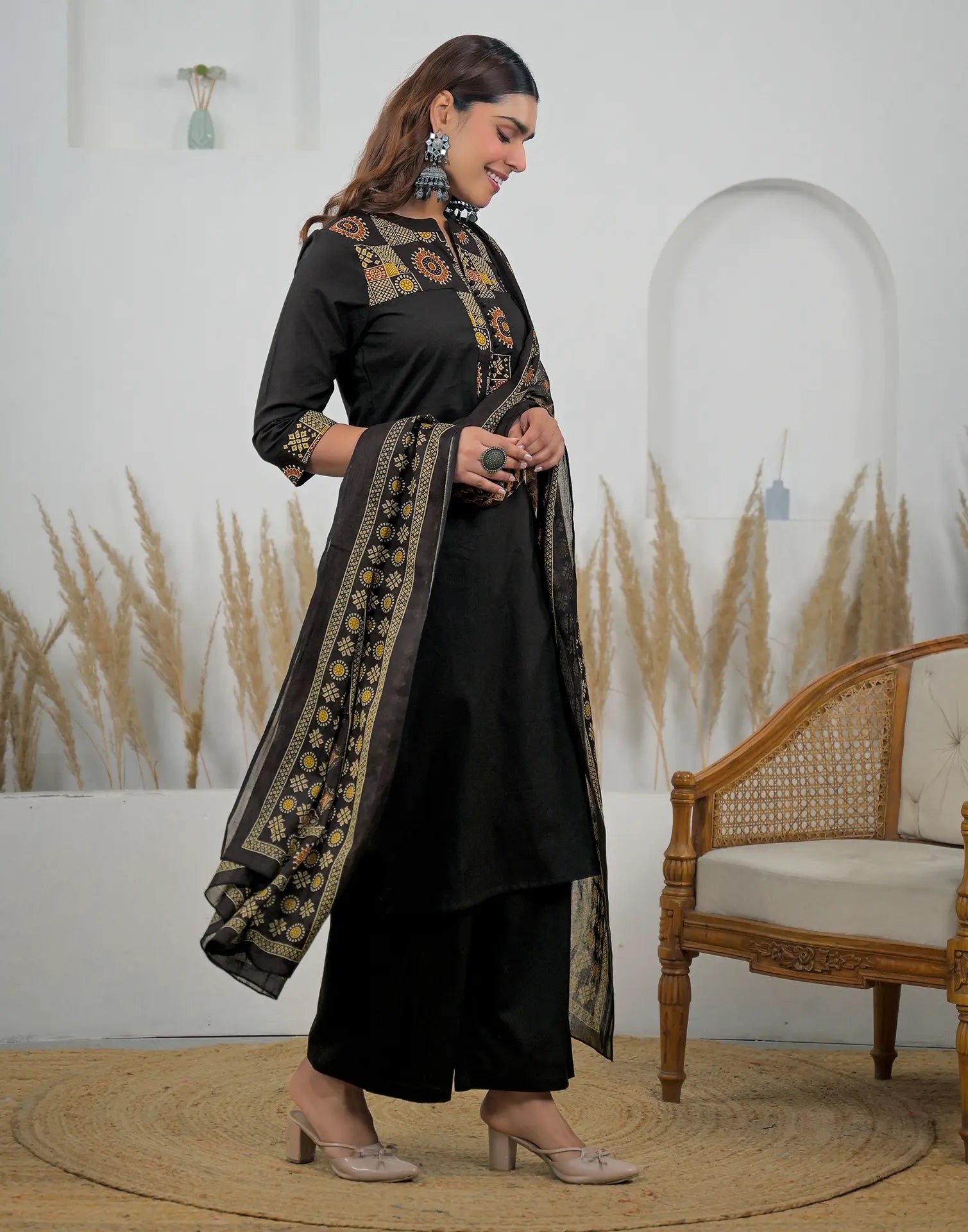 Skylee Cotton Printed Straight 3 Piece Kurta Set For Woman