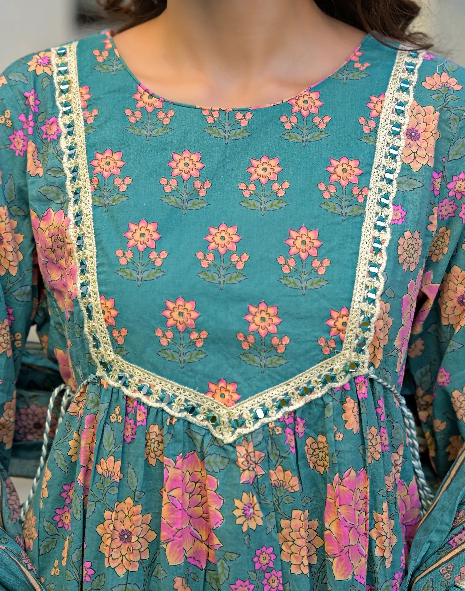 Skylee Cotton Floral Print A-Line 3 Piece Kurta Set For Woman