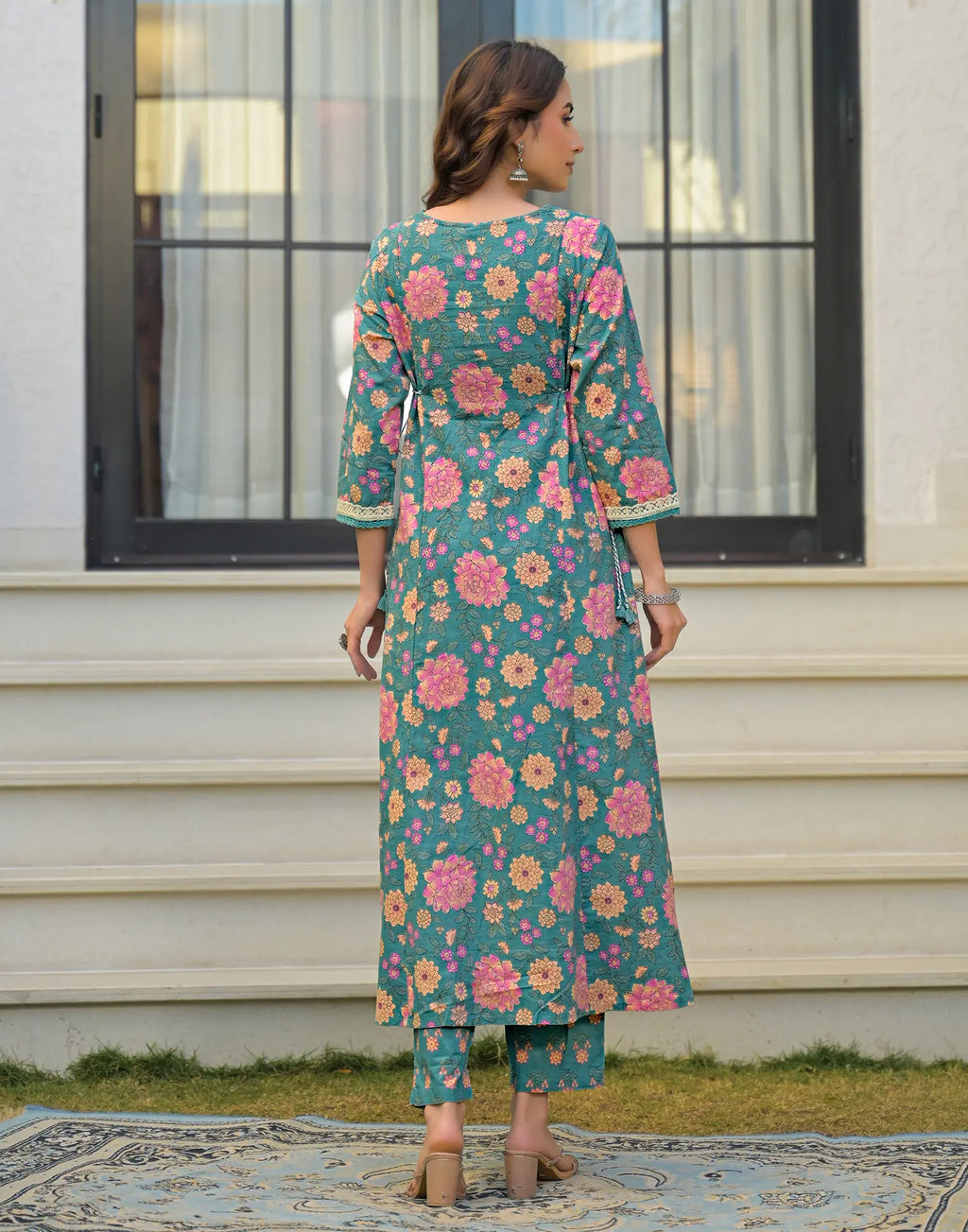 Skylee Cotton Floral Print A-Line 3 Piece Kurta Set For Woman