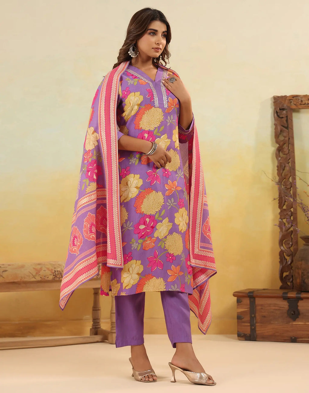 Skylee Silk Floral Print Straight 3 Piece Kurta Set For Woman