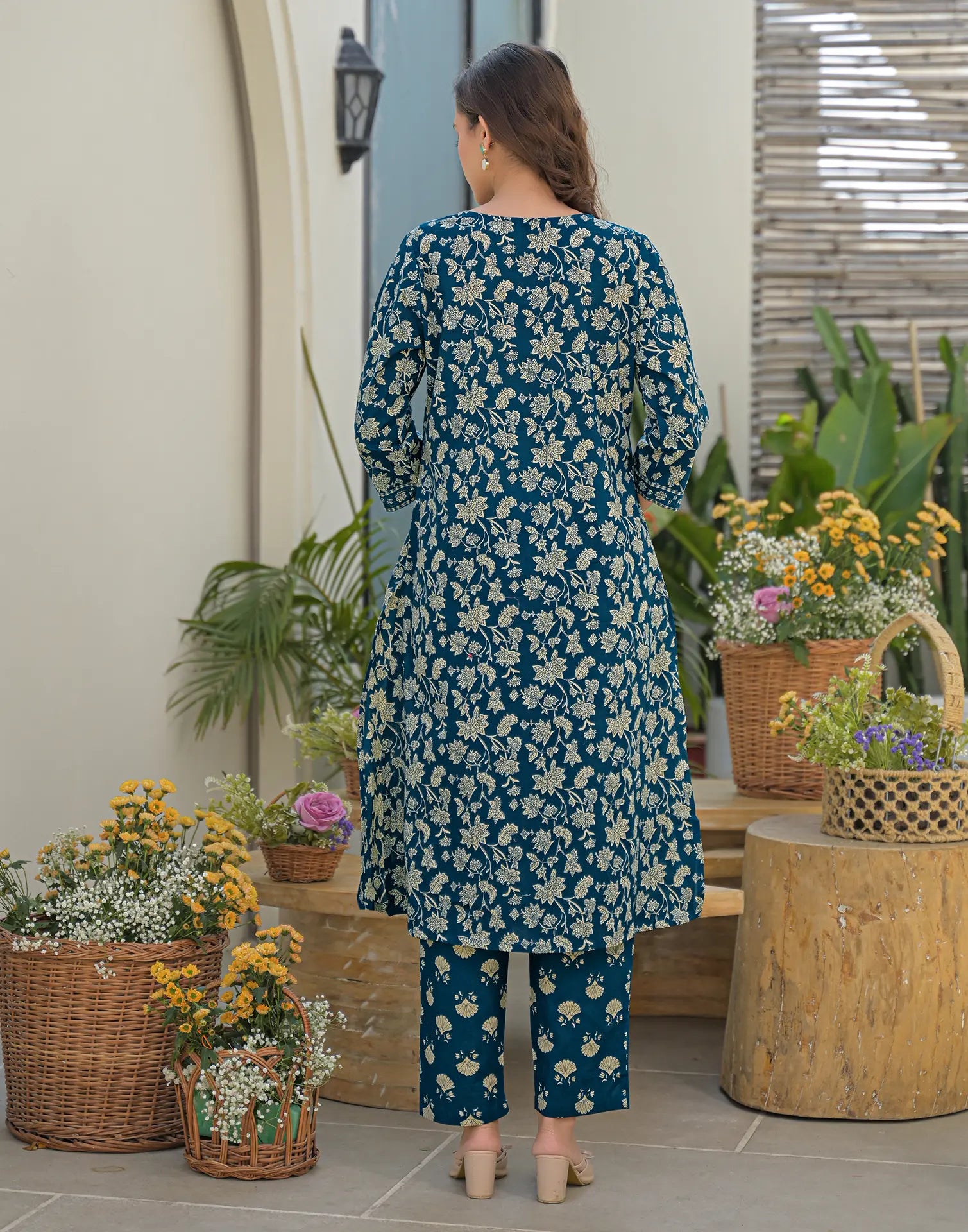 Skylee Cotton Printed Straight 3 Piece Kurta Set For Woman