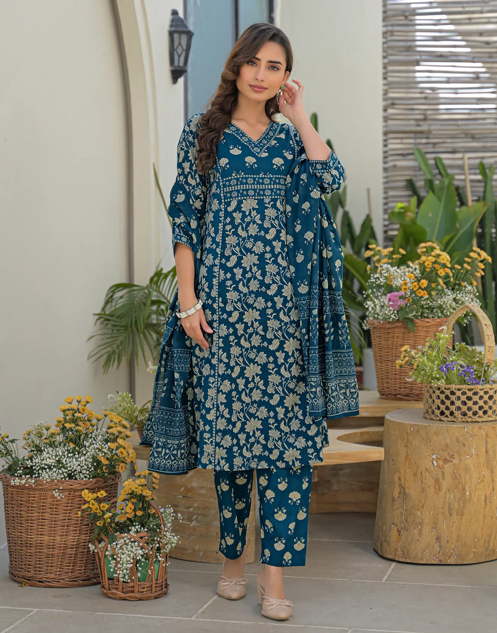 Skylee Cotton Printed Straight 3 Piece Kurta Set For Woman