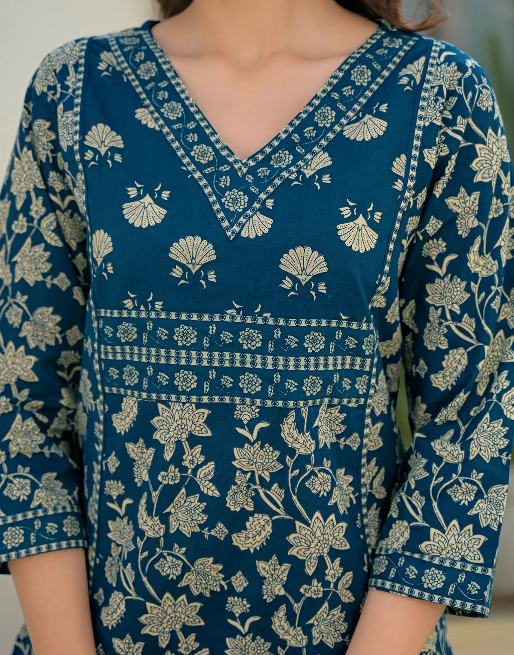 Skylee Cotton Printed Straight 3 Piece Kurta Set For Woman
