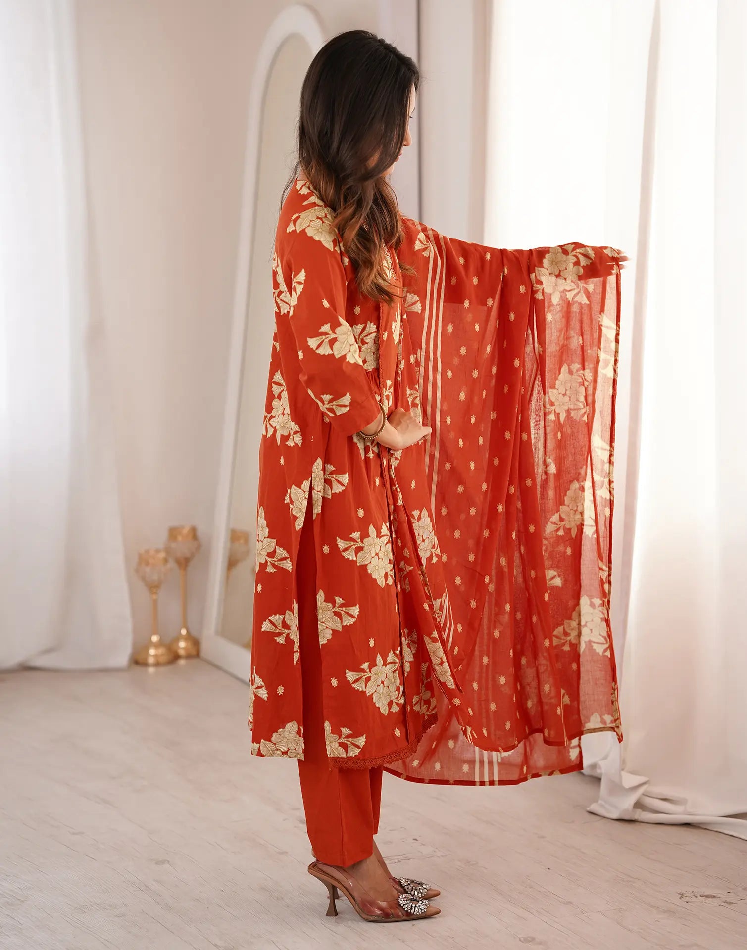 Skylee Viscose Printed Straight 3 Piece Kurta Set For Woman