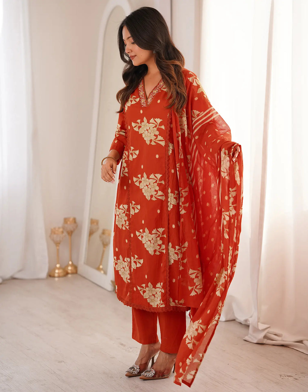 Skylee Viscose Printed Straight 3 Piece Kurta Set For Woman