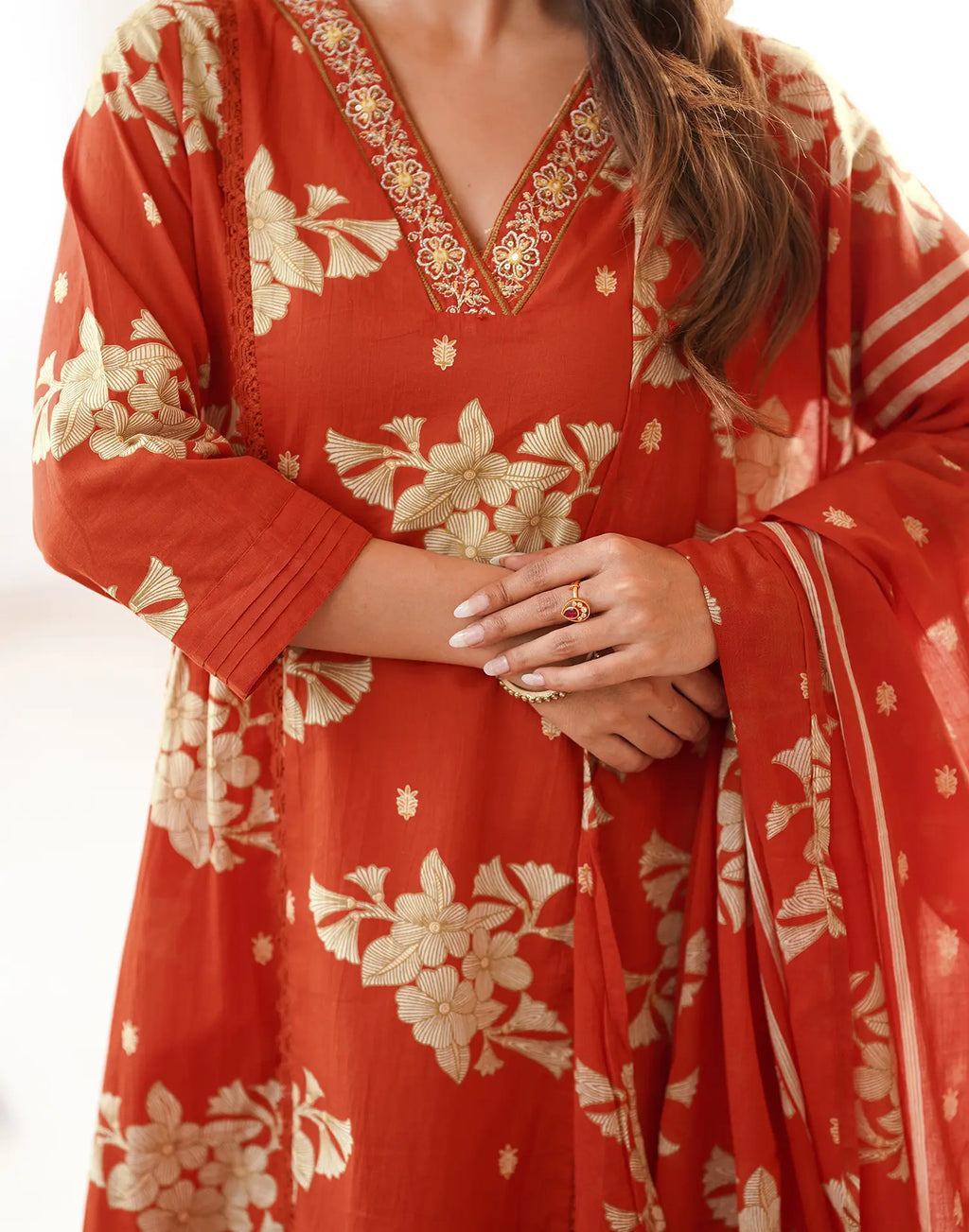 Skylee Viscose Printed Straight 3 Piece Kurta Set For Woman