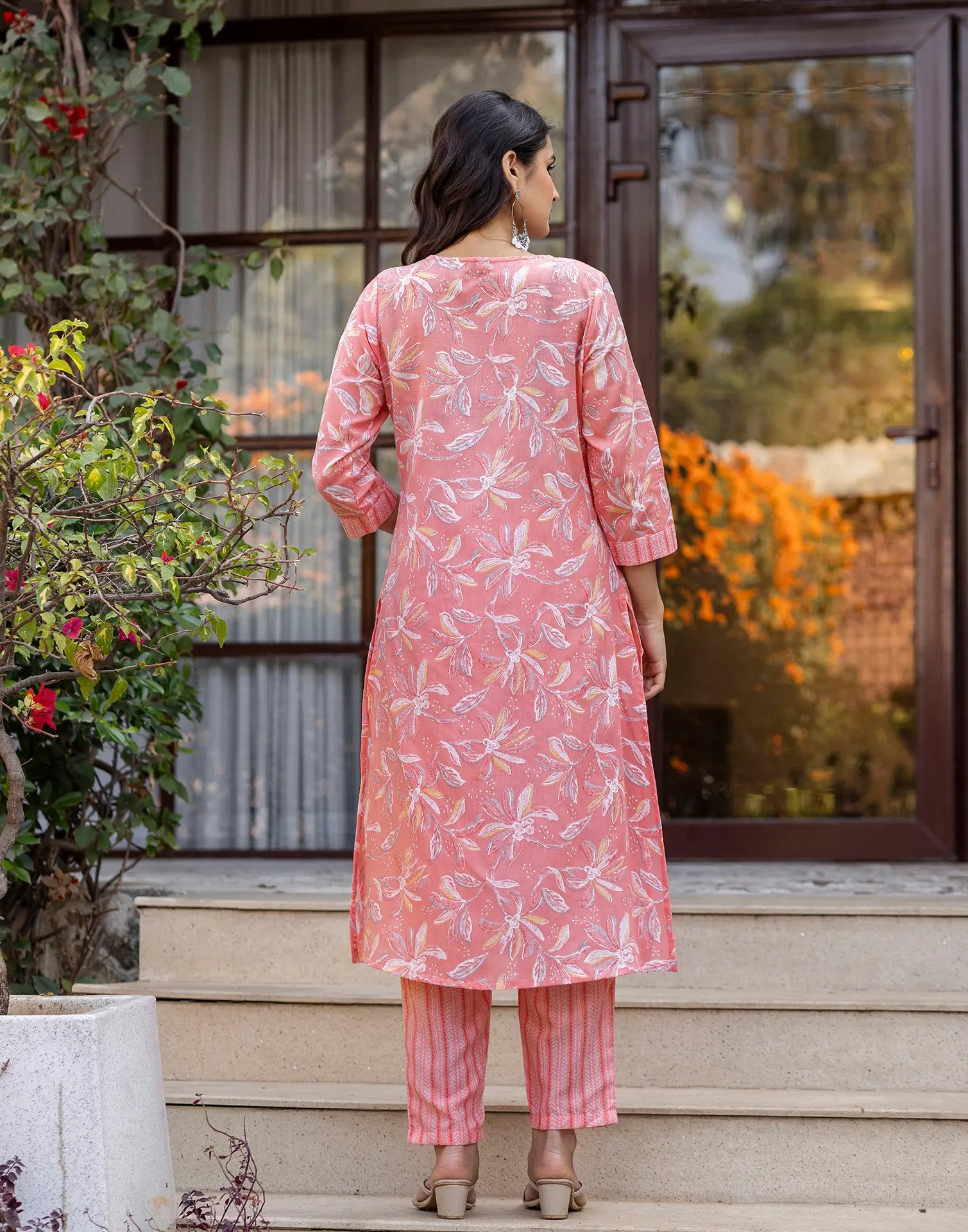 Skylee Cotton Printed Straight 3 Piece Kurta Set For Woman