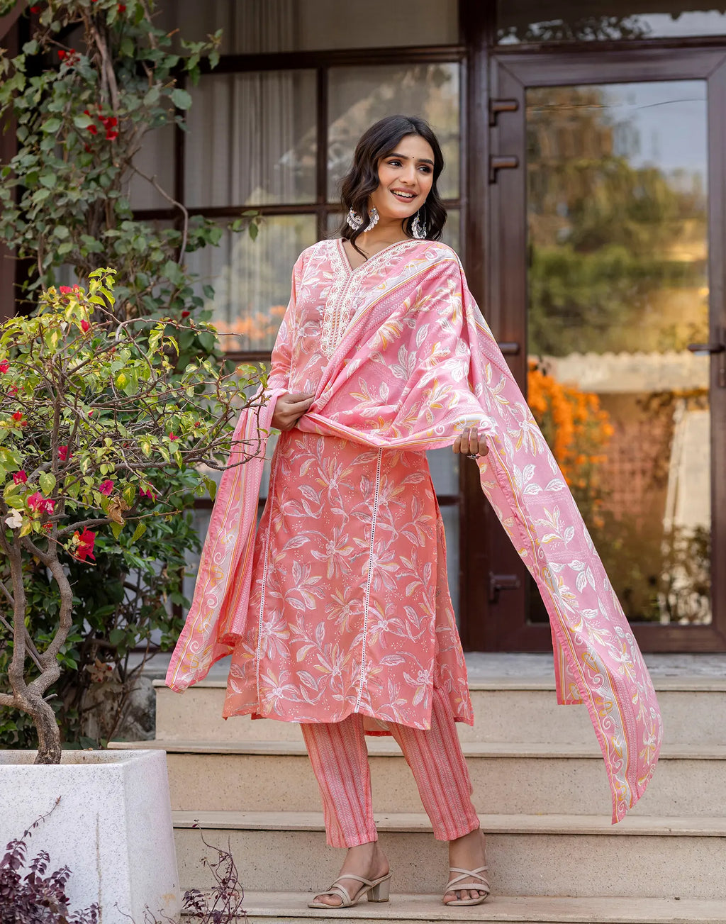 Skylee Cotton Printed Straight 3 Piece Kurta Set For Woman