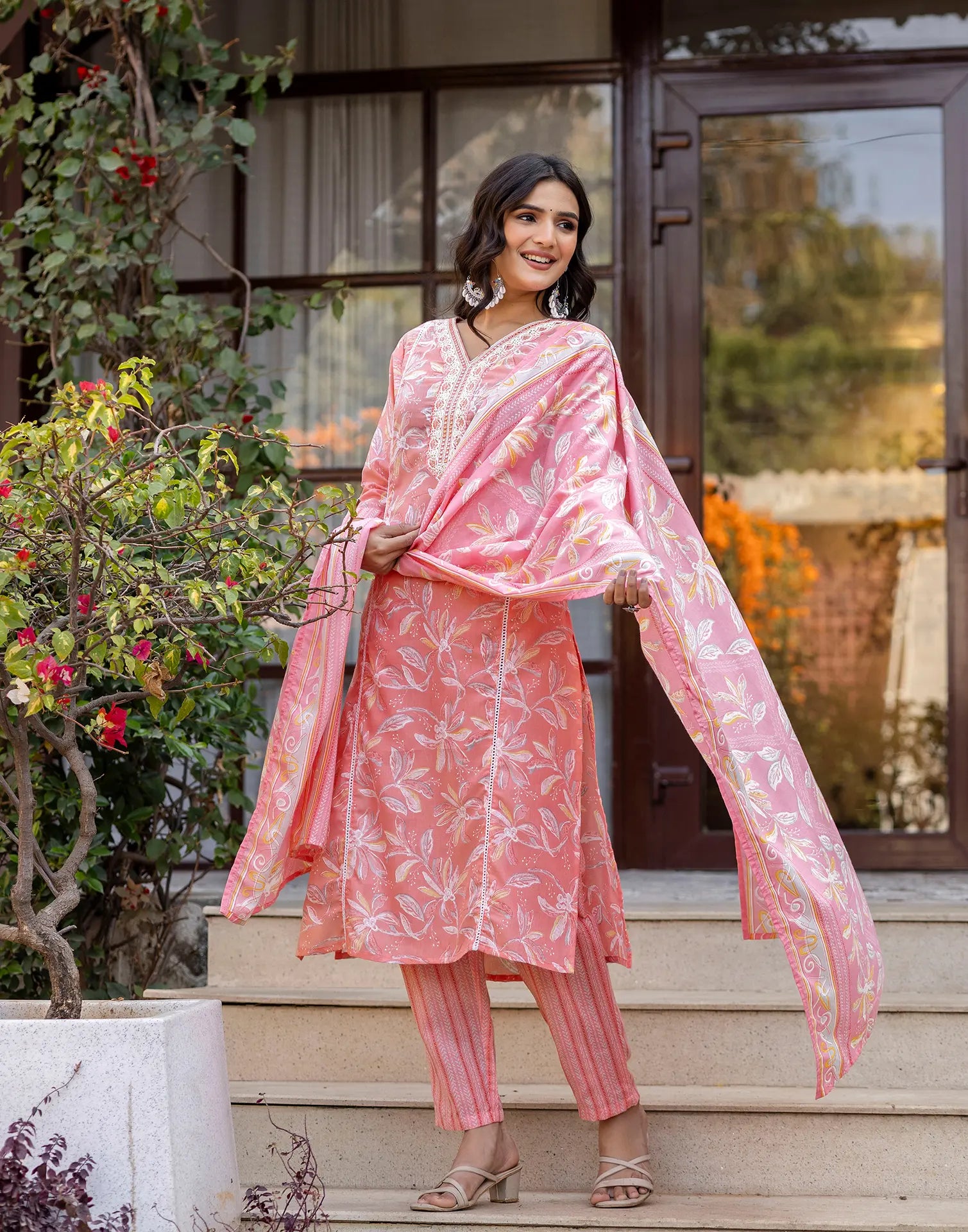 Skylee Cotton Printed Straight 3 Piece Kurta Set For Woman