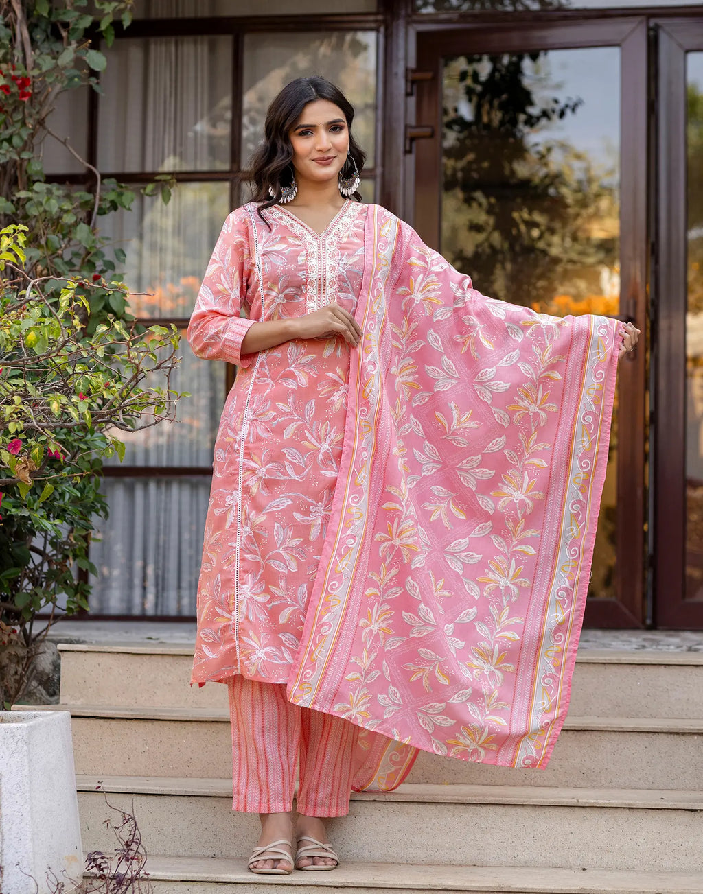 Skylee Cotton Printed Straight 3 Piece Kurta Set For Woman