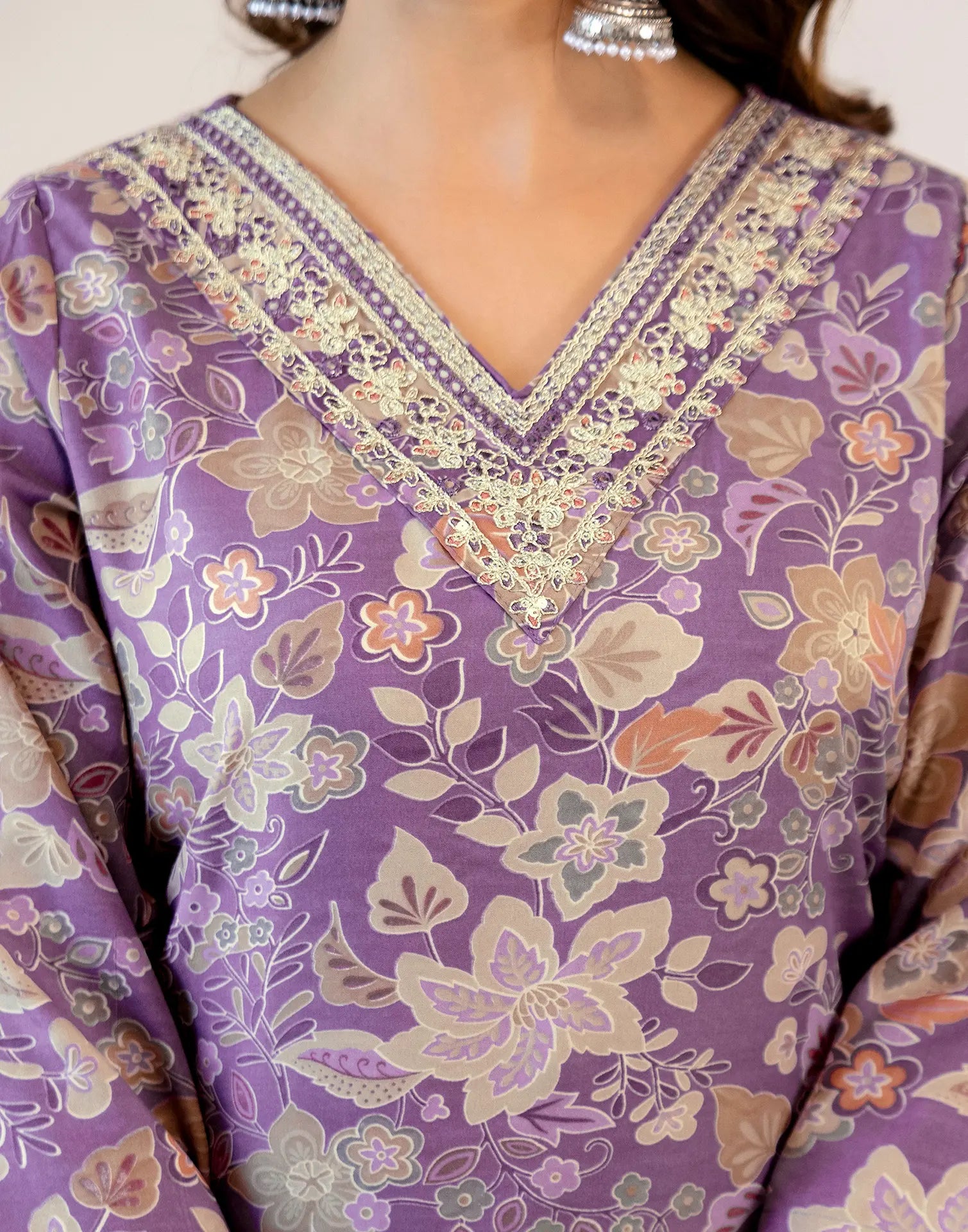 Skylee Viscose Printed Straight 3 Piece Kurta Set For Woman