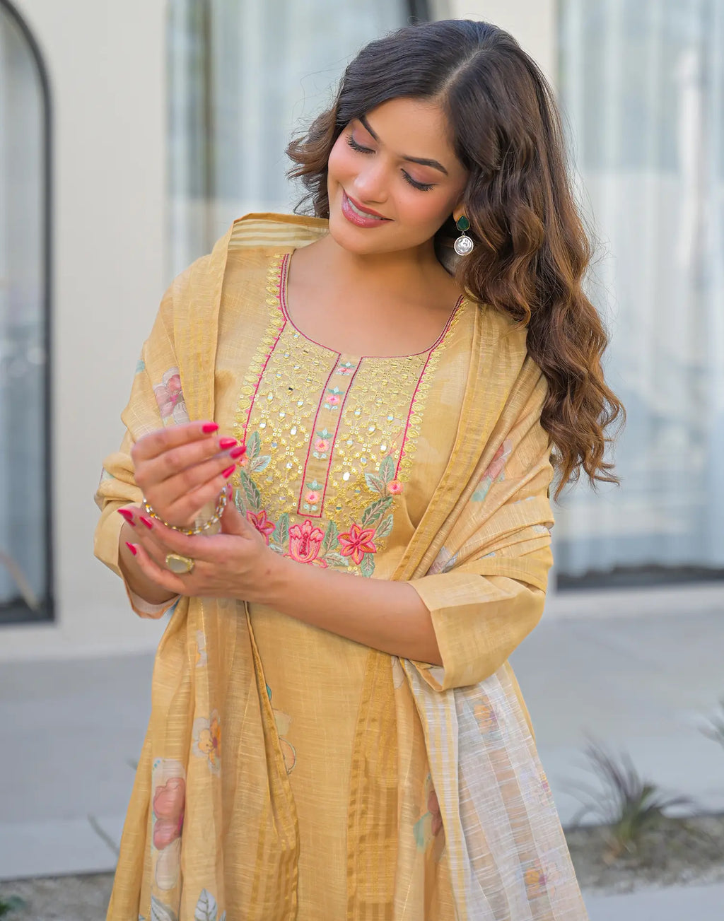 Skylee Linen Floral Print Straight 3 Piece Kurta Set For Woman