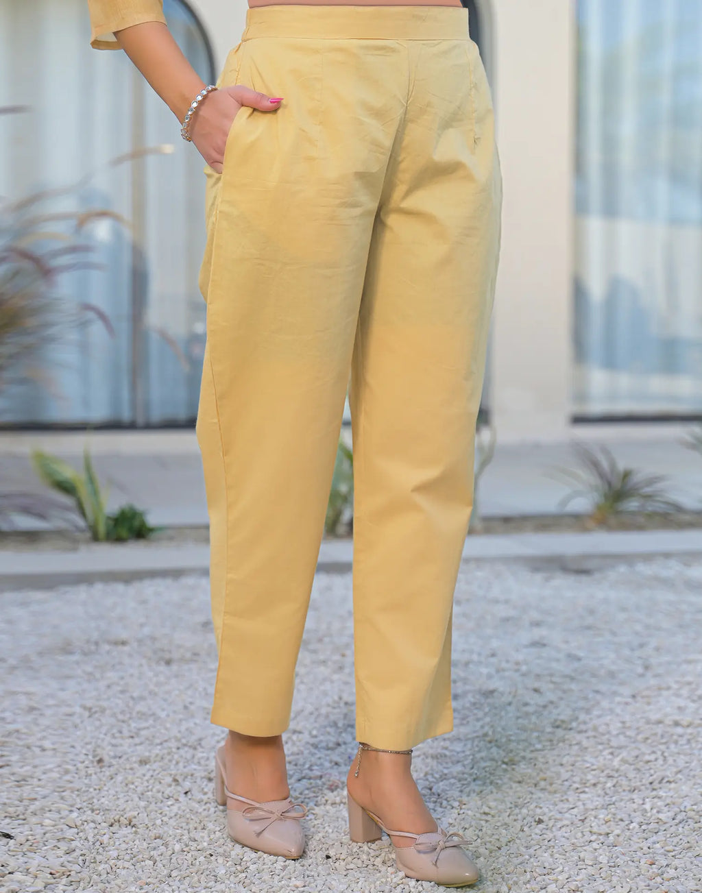 Skylee Linen Floral Print Straight 3 Piece Kurta Set For Woman