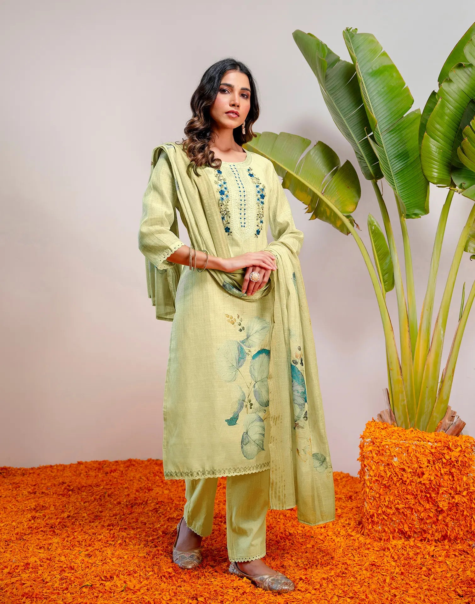 Skylee Linen Printed Straight 3 Piece Kurta Set For Woman