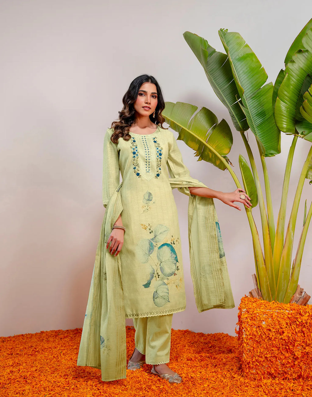 Skylee Linen Printed Straight 3 Piece Kurta Set For Woman